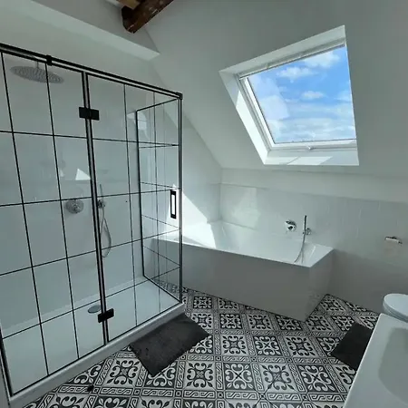 Moderne Altbauwohnung Im Gruenen Wuppertal