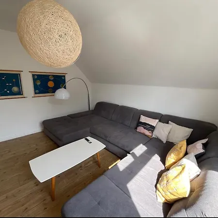 Apartment Moderne Altbauwohnung Im Gruenen