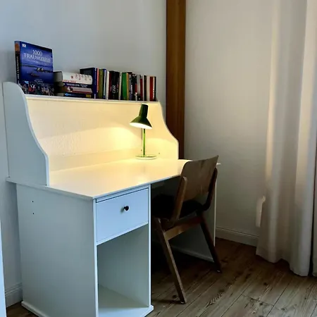 Moderne Altbauwohnung Im Gruenen Apartment *