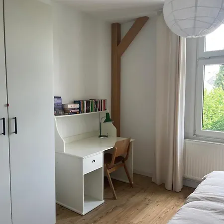 Moderne Altbauwohnung Im Gruenen Apartment *