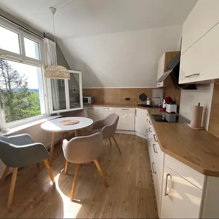 Apartment Moderne Altbauwohnung Im Gruenen *