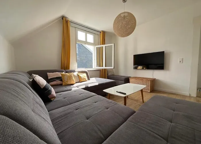 Appartement Moderne Altbauwohnung Im Gruenen *