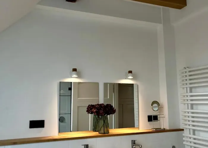 Appartement Moderne Altbauwohnung Im Gruenen *