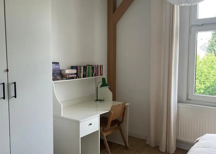 Moderne Altbauwohnung Im Gruenen Appartement *